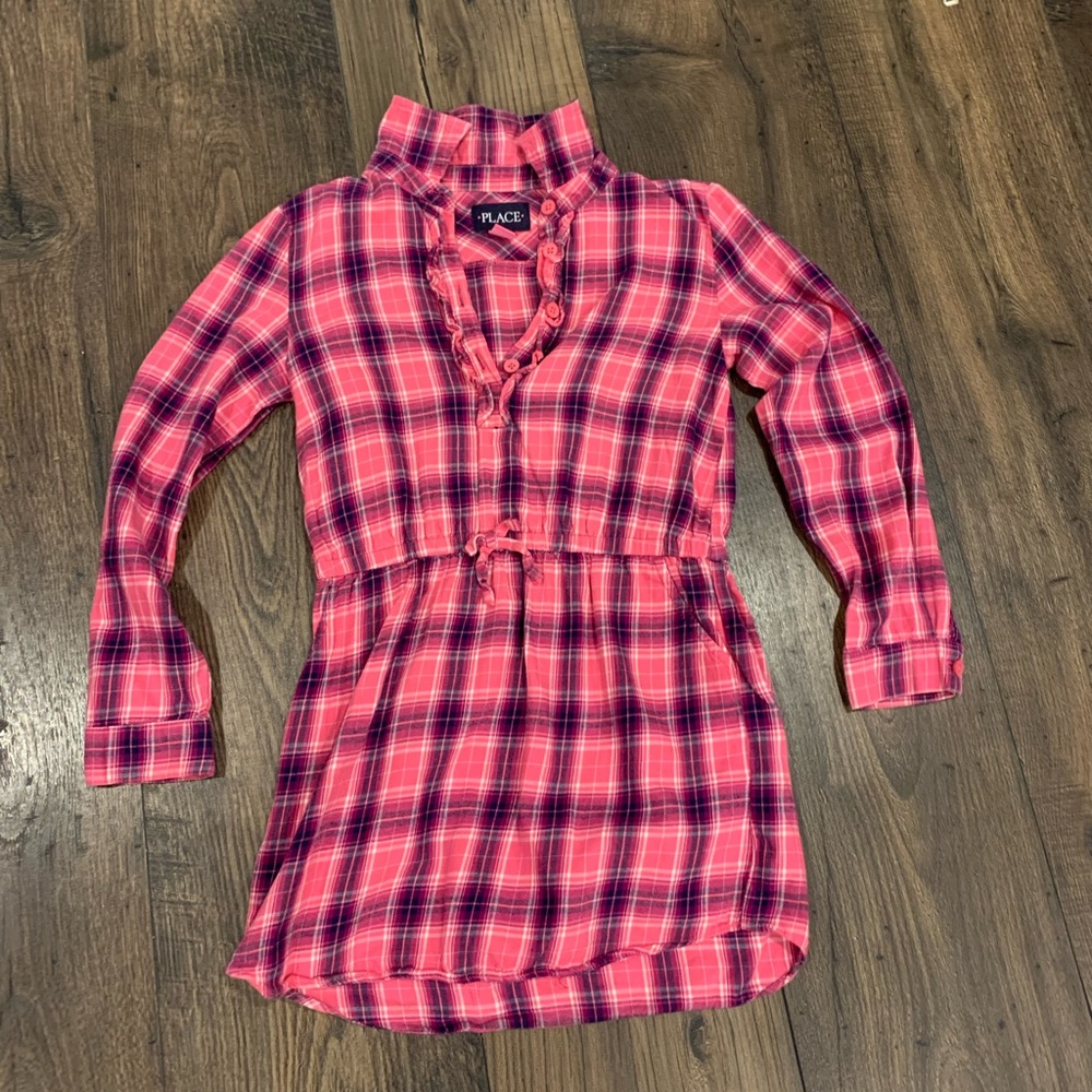 Children place plaid dres
